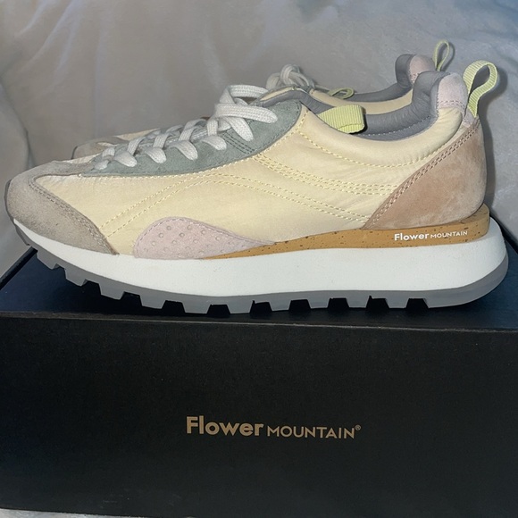 NWT Flower Mountain ASUKA Sneaker - Picture 12 of 17